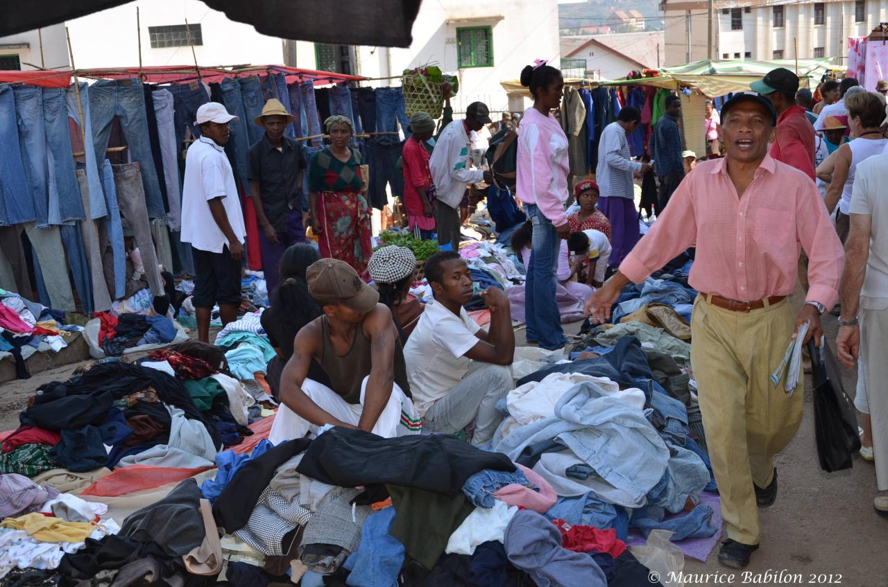 Visite et achats au marché de Fianarantsoa