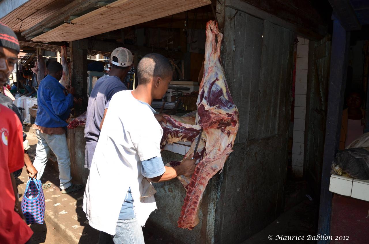 Visite et achats au marché de Fianarantsoa